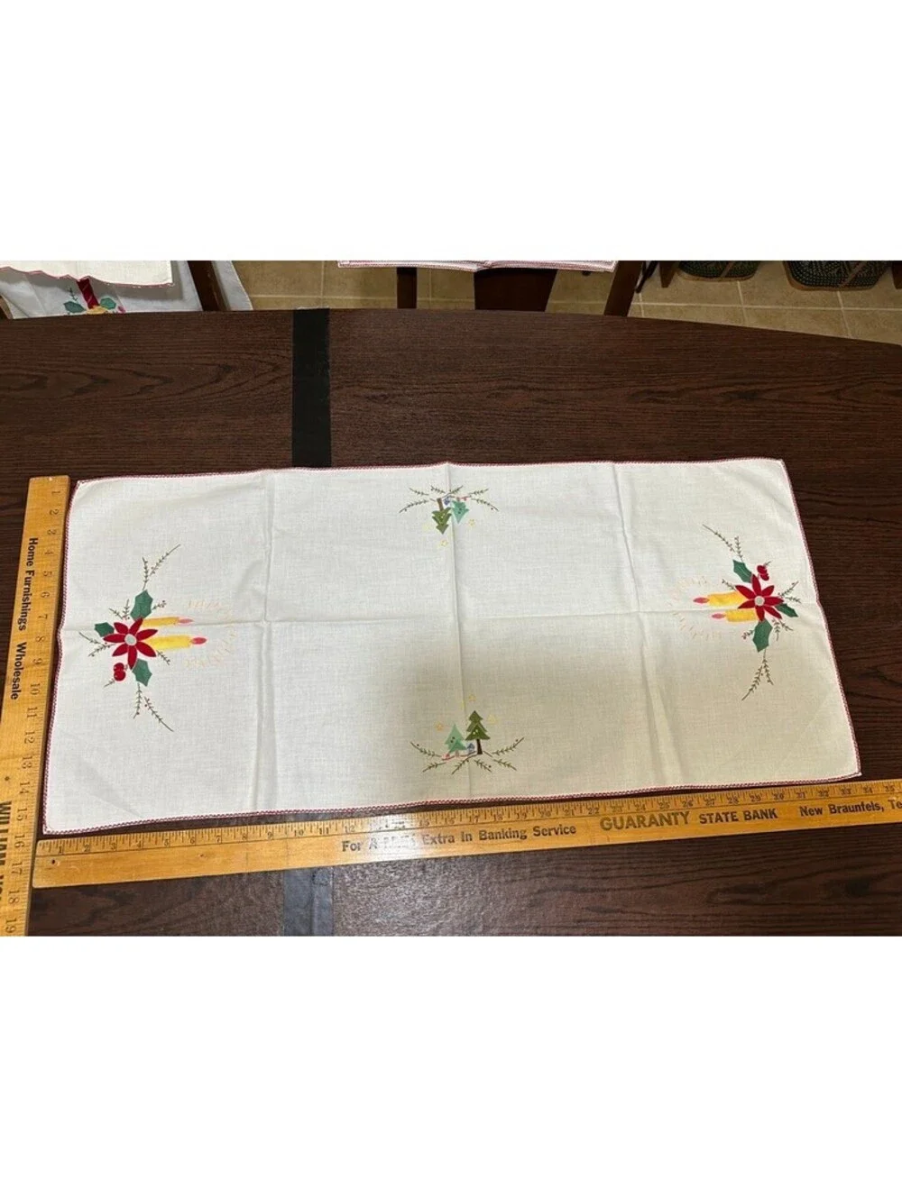 Vintage Christmas Table Runner, 4 Placemats, 4 Napkins, 2 Decorative Towels
